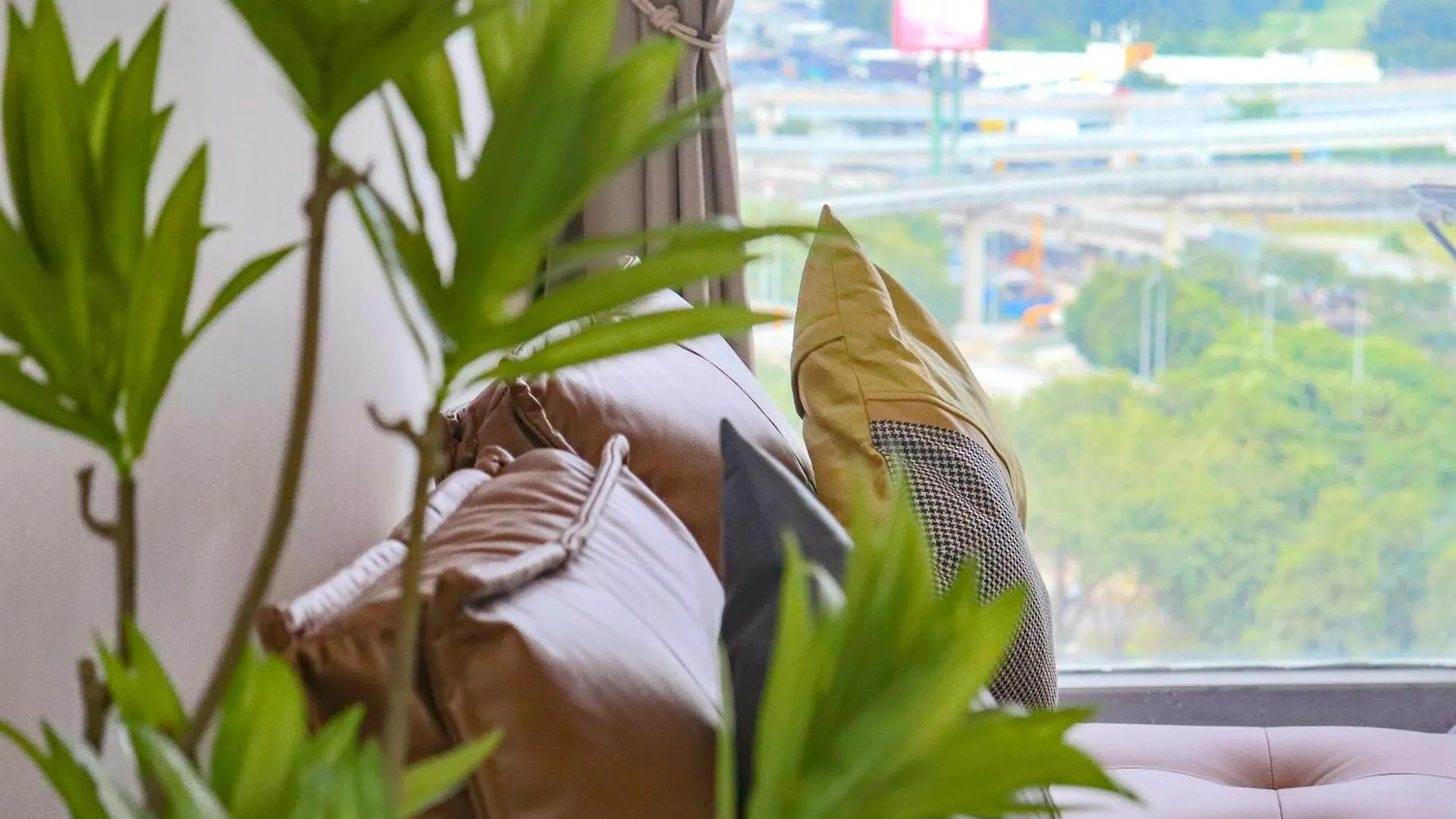 Apartment Modern Designer Suite At Continew, Trx Klcc View, Next To Ikea Kuala Lumpur Malaysia