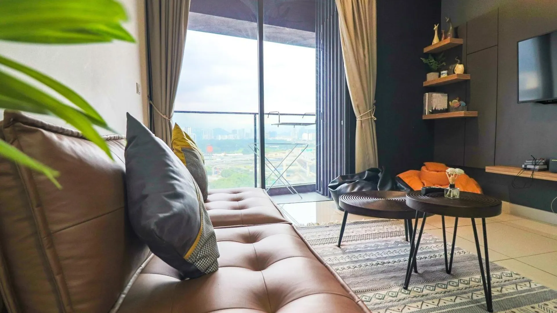 Modern Designer Suite At Continew, Trx Klcc View, Next To Ikea Kuala Lumpur
